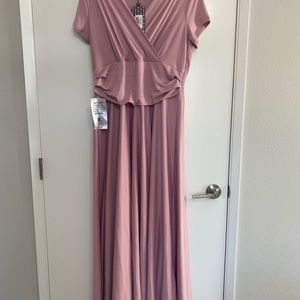 Woman’s Cap Short Sleeve V-Neck Flowy Gown